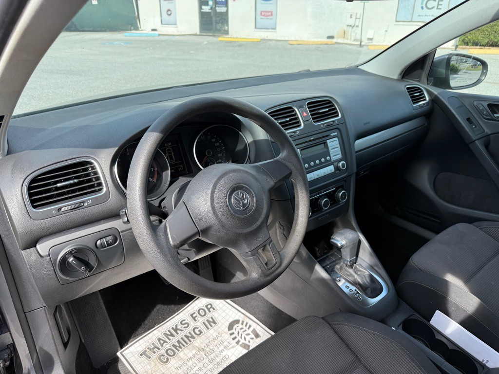2010 Volkswagen Golf Image 9