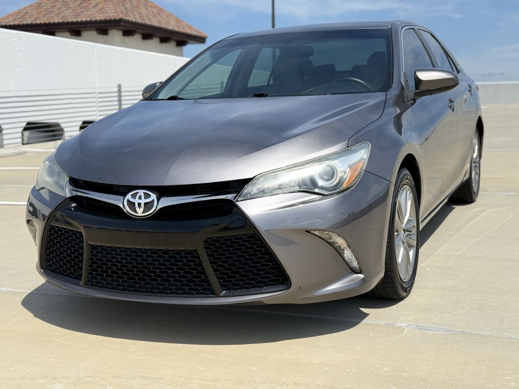 2016 Toyota Camry Image 1