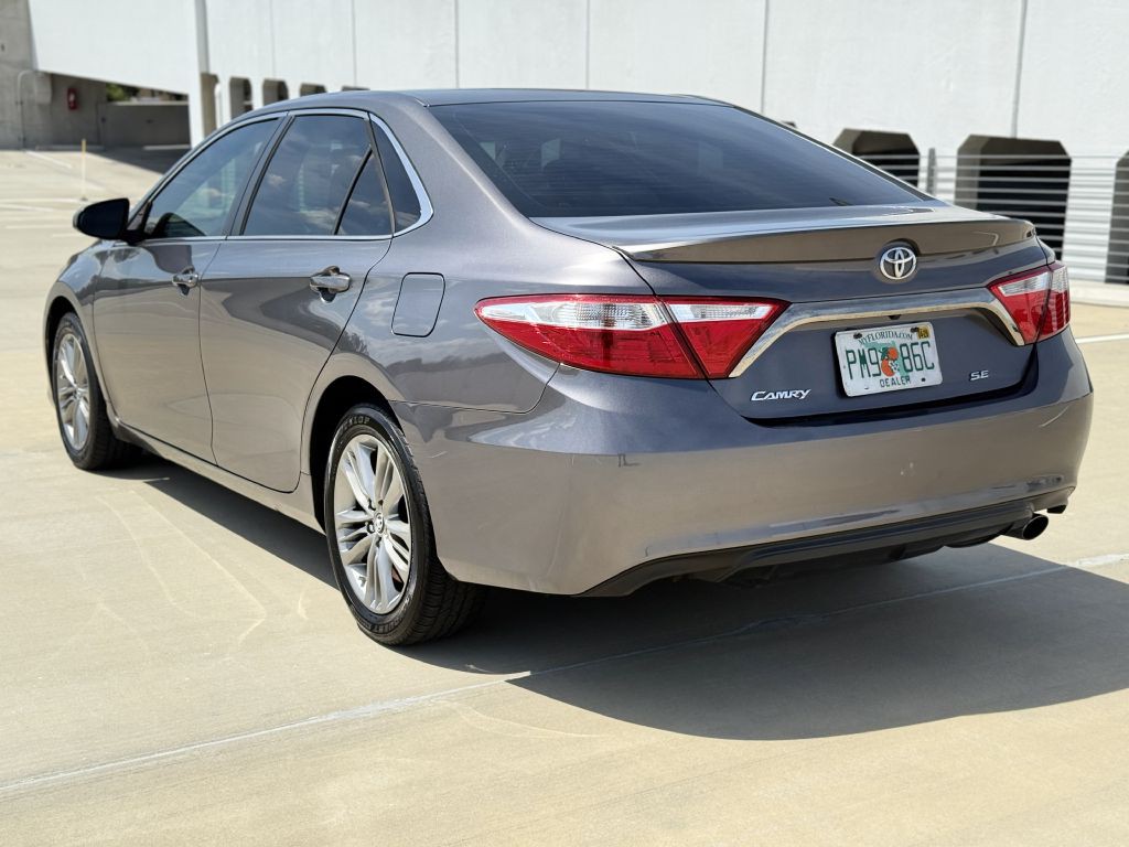 2016 Toyota Camry Image 3