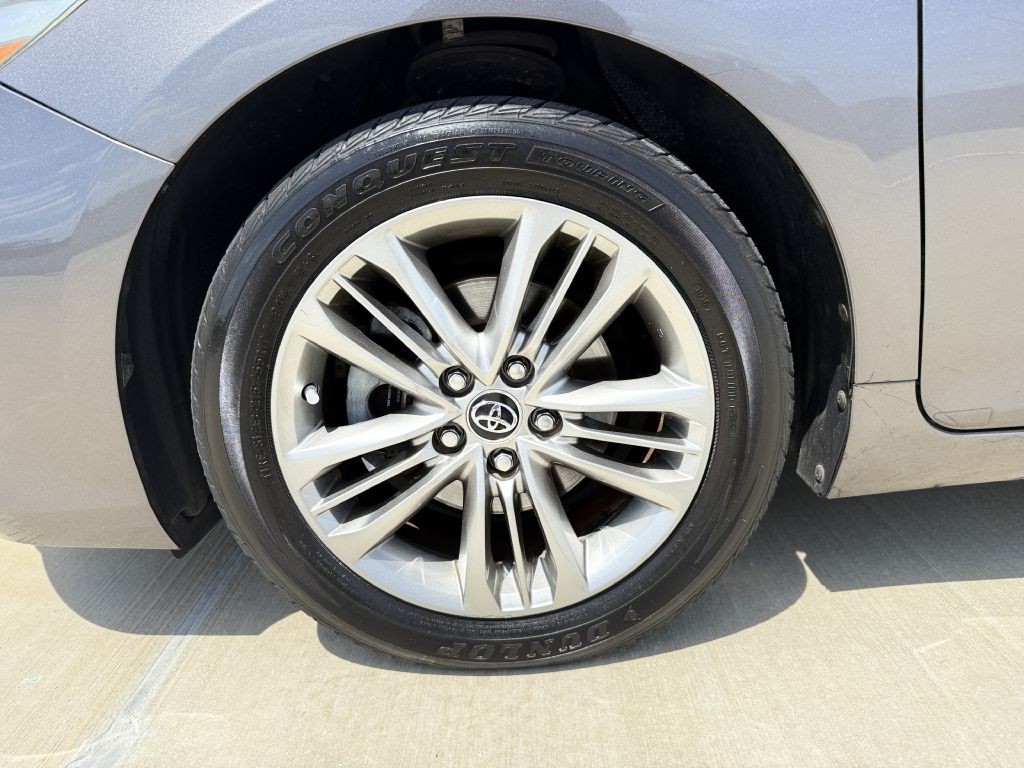 2016 Toyota Camry Image 7
