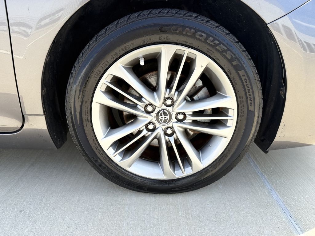 2016 Toyota Camry Image 10