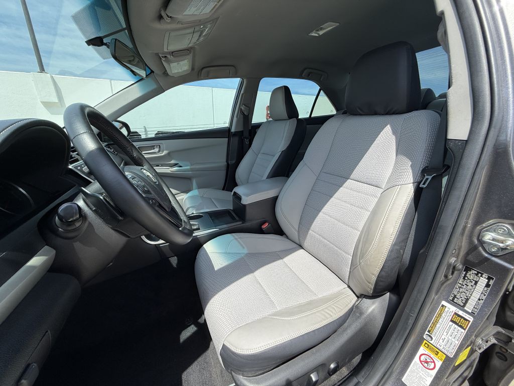 2016 Toyota Camry Image 13