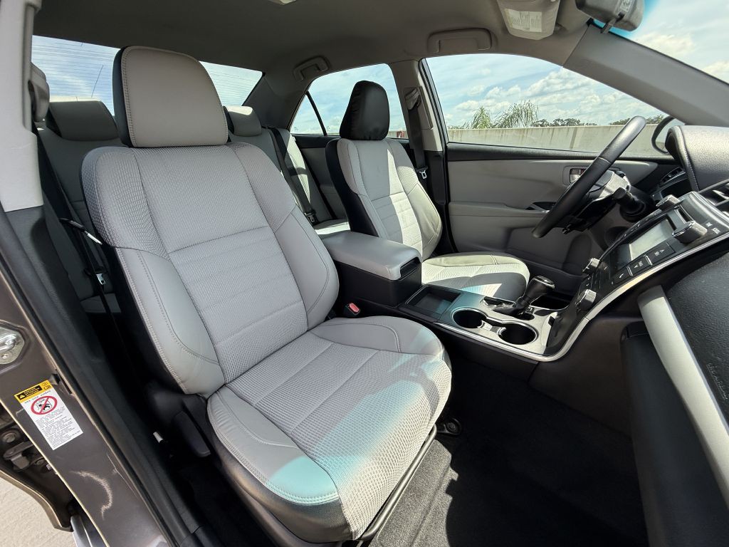 2016 Toyota Camry Image 24