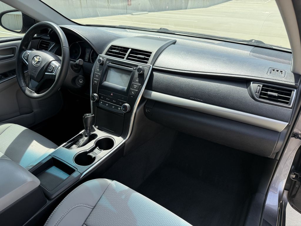 2016 Toyota Camry Image 25