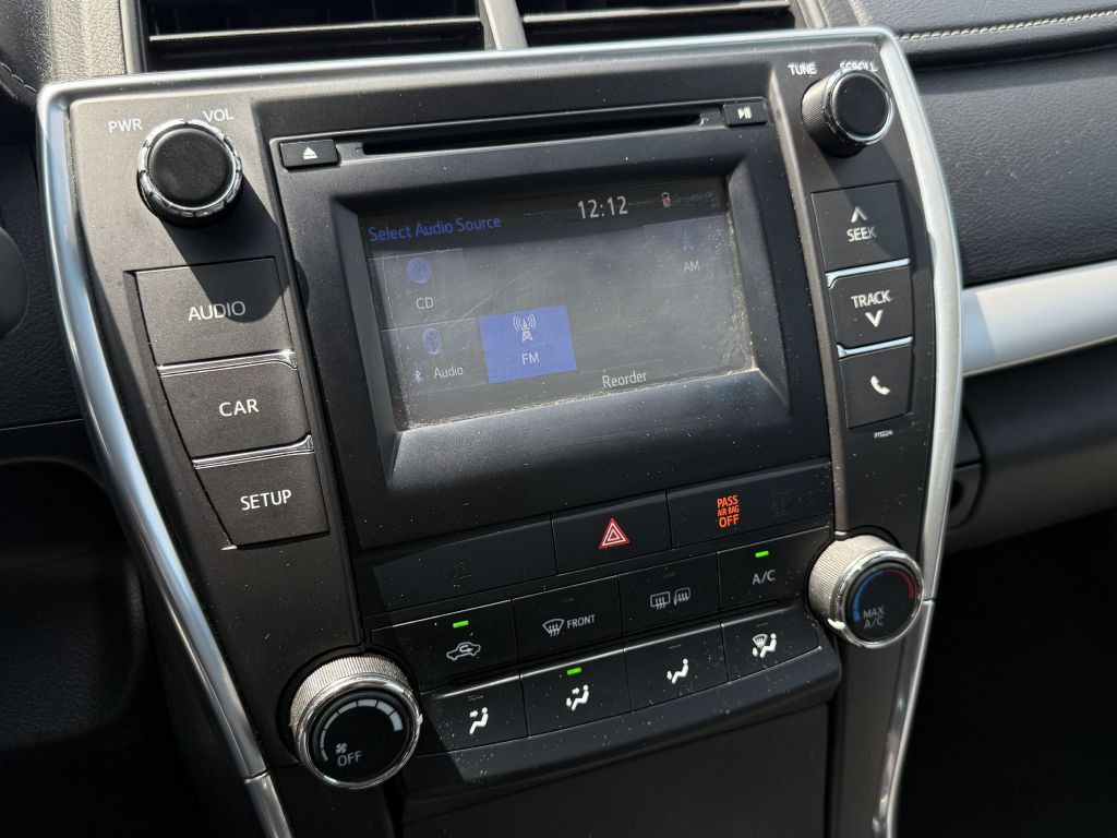 2016 Toyota Camry Image 28
