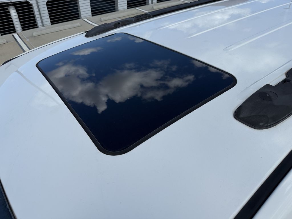2011 Volkswagen Routan Image 7