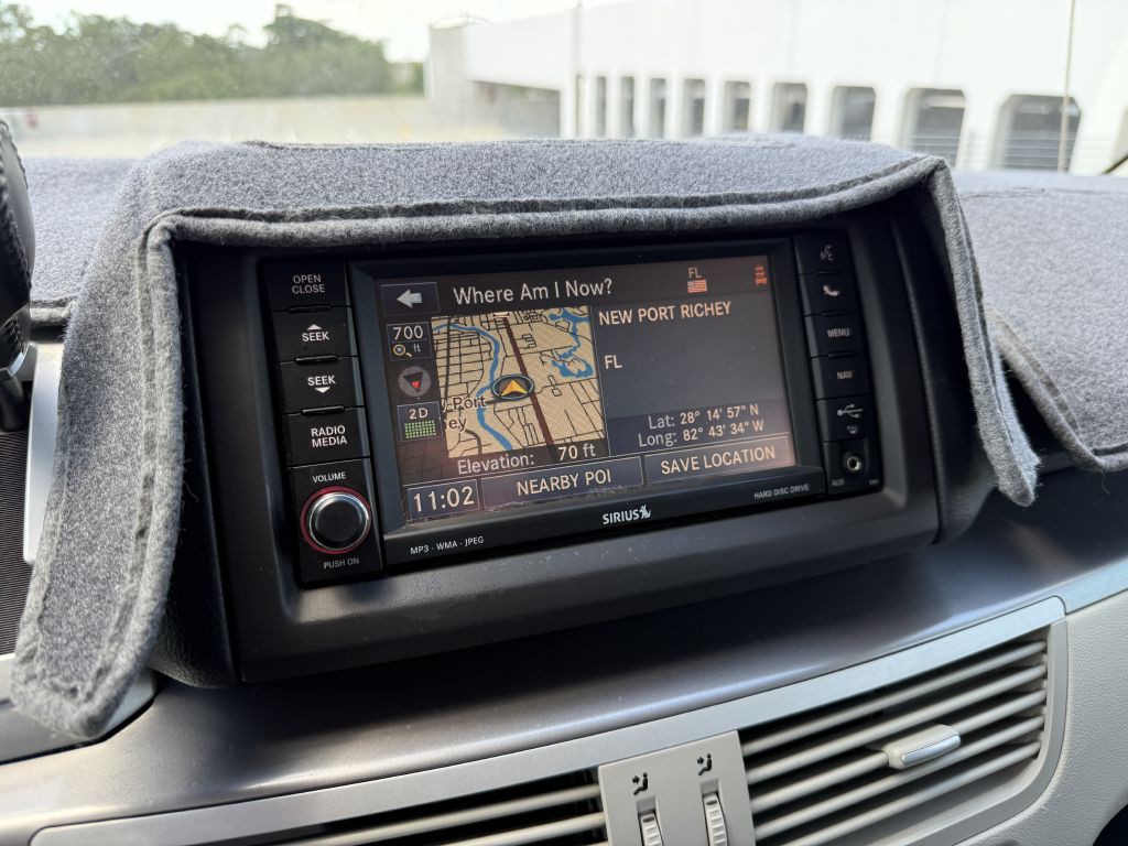 2011 Volkswagen Routan Image 35