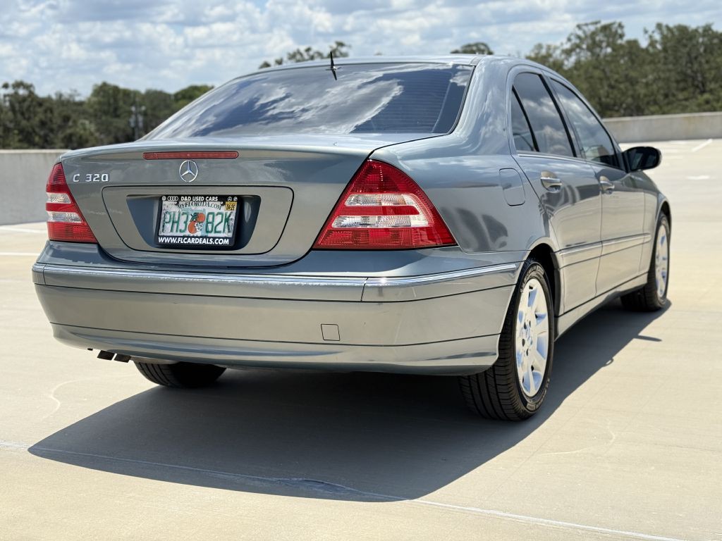 2005 Mercedes-Benz C-Class Image 4