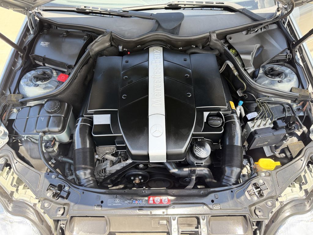 2005 Mercedes-Benz C-Class Image 12