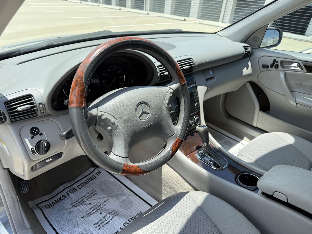 2005 Mercedes-Benz C-Class Image 15