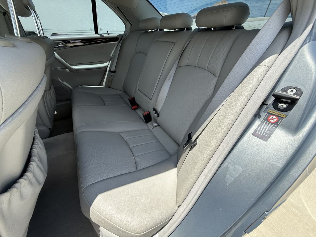 2005 Mercedes-Benz C-Class Image 17