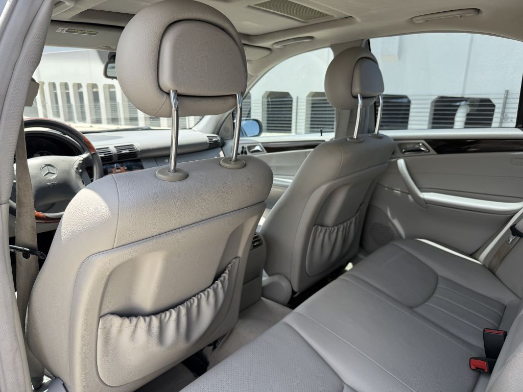 2005 Mercedes-Benz C-Class Image 18