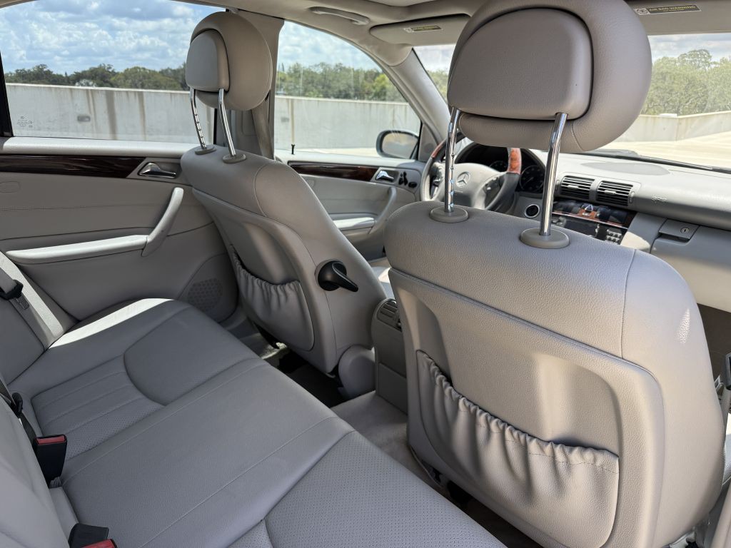2005 Mercedes-Benz C-Class Image 22