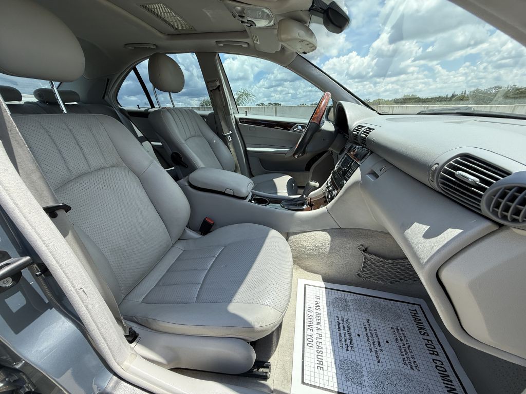 2005 Mercedes-Benz C-Class Image 24