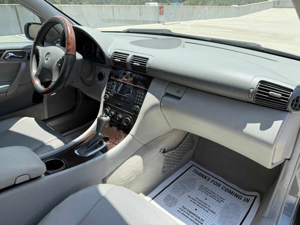 2005 Mercedes-Benz C-Class Image 26