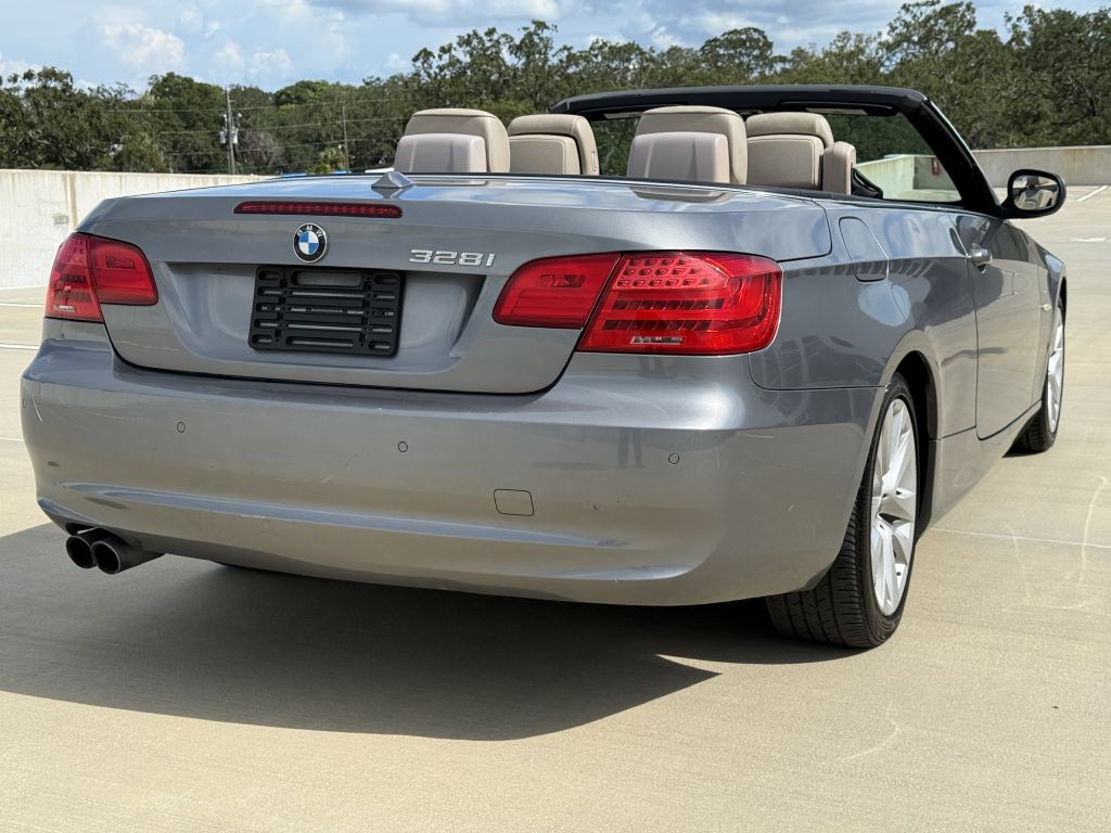 2012 BMW 3 Series Image 5