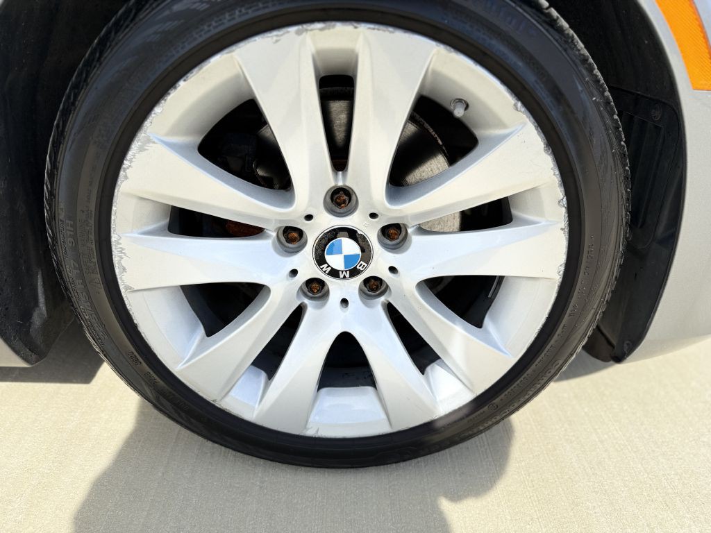 2012 BMW 3 Series Image 11