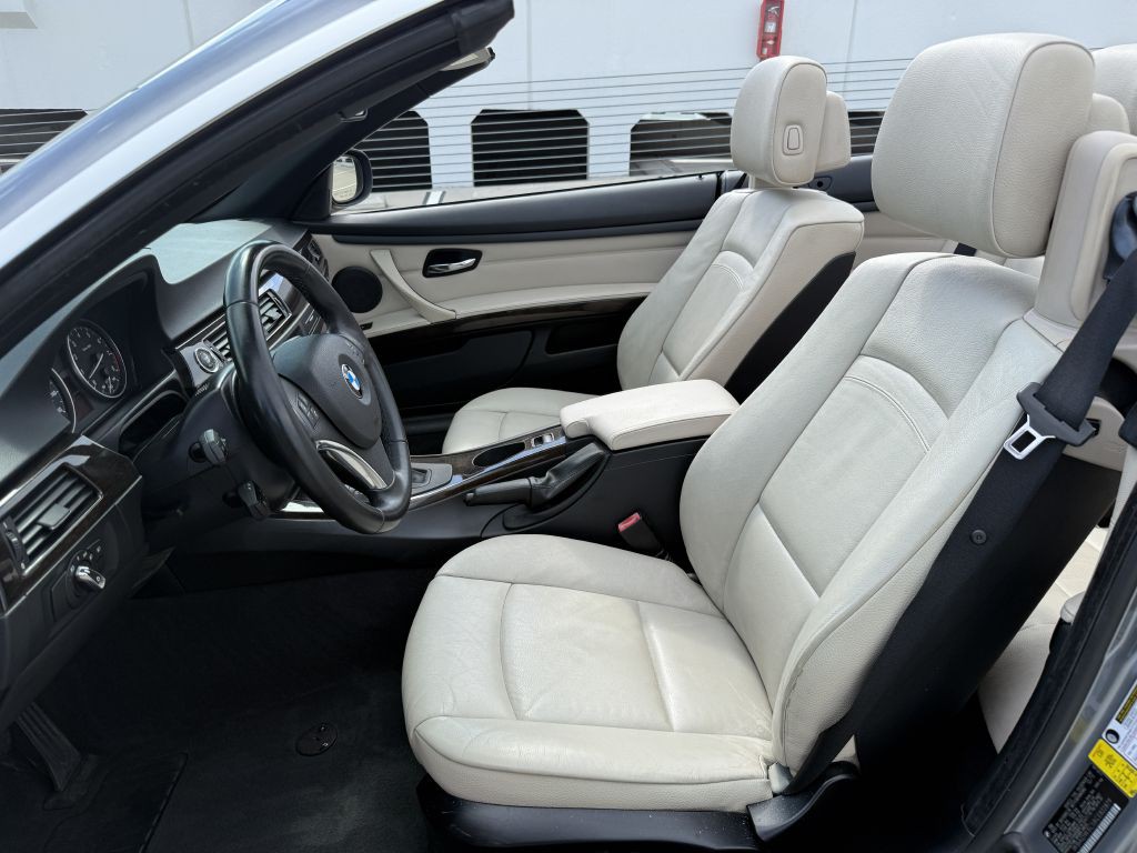2012 BMW 3 Series Image 13