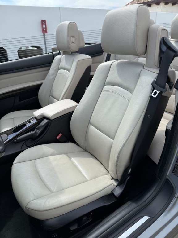 2012 BMW 3 Series Image 14