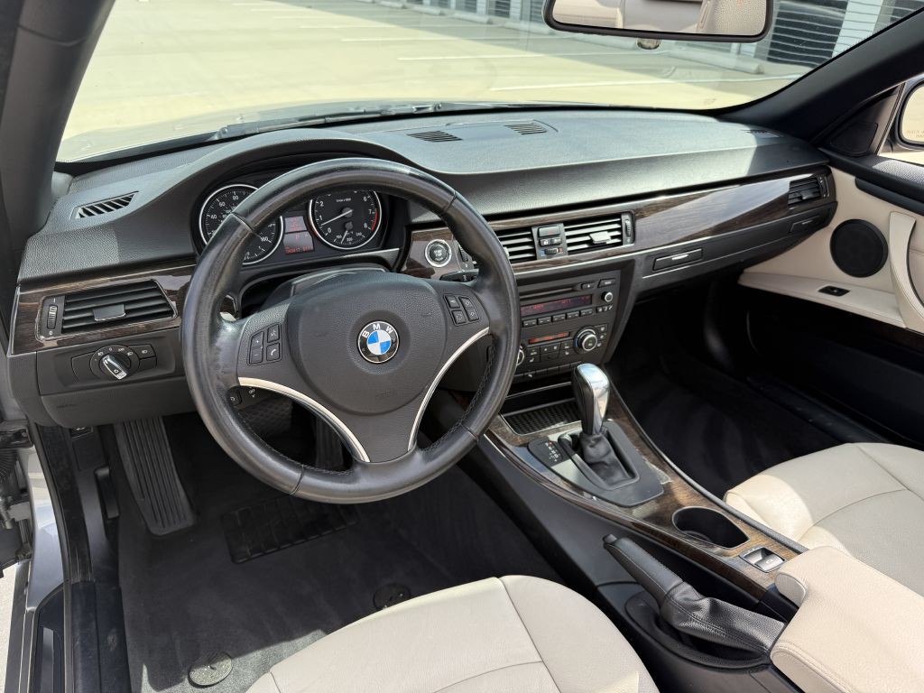 2012 BMW 3 Series Image 15