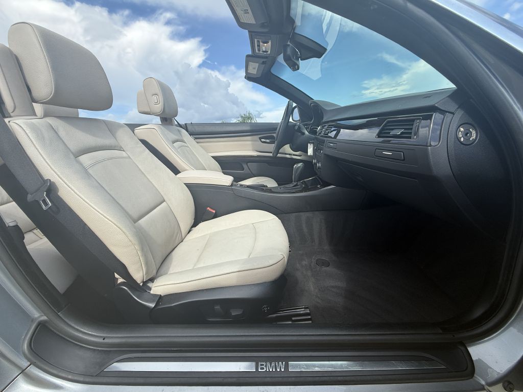 2012 BMW 3 Series Image 18