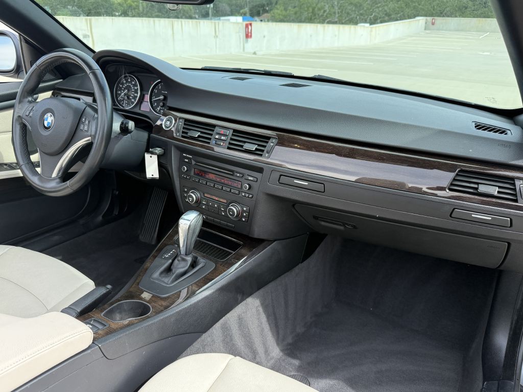 2012 BMW 3 Series Image 20