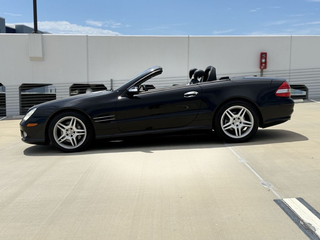 2007 Mercedes-Benz SL-Class Image 2
