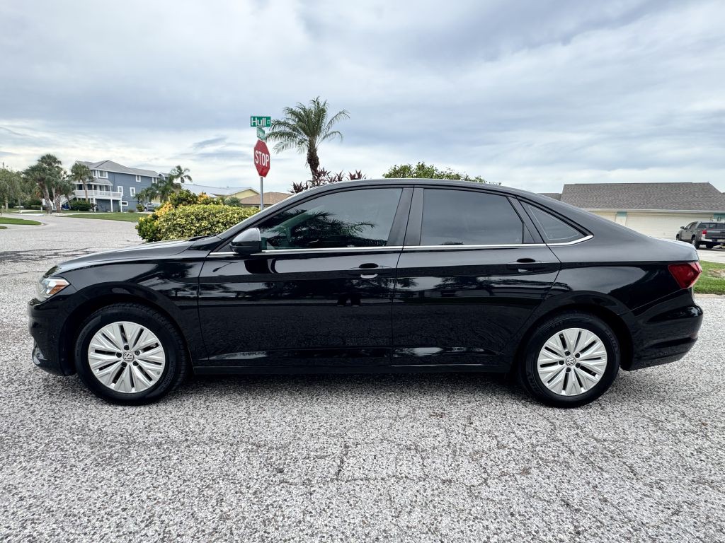 2019 Volkswagen Jetta Image 2