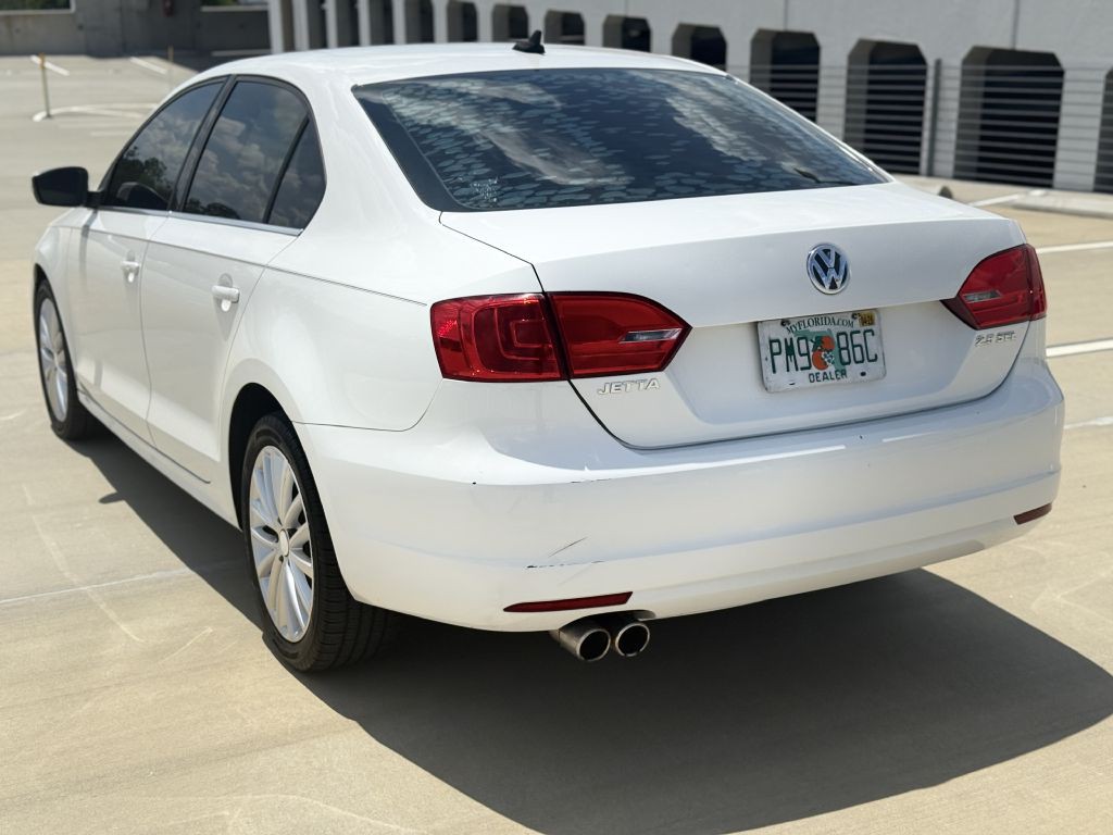 2011 Volkswagen Jetta Image 3