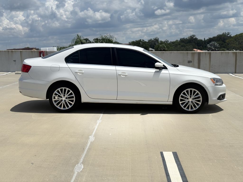 2011 Volkswagen Jetta Image 5