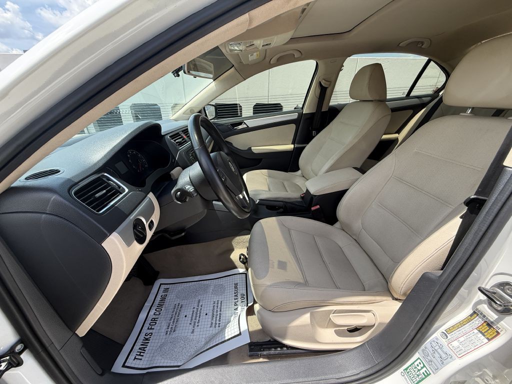 2011 Volkswagen Jetta Image 12