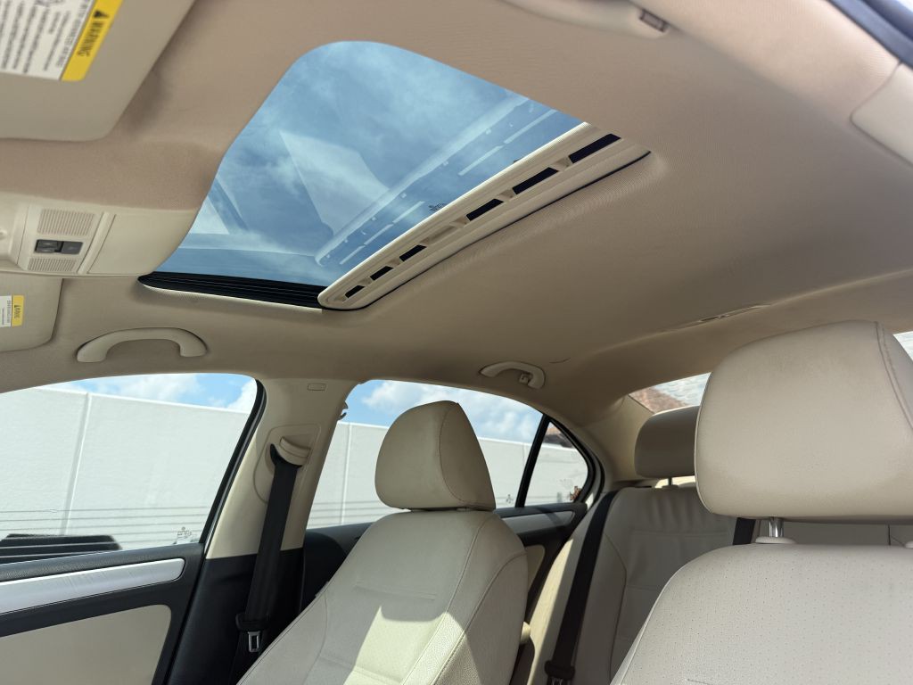 2011 Volkswagen Jetta Image 14