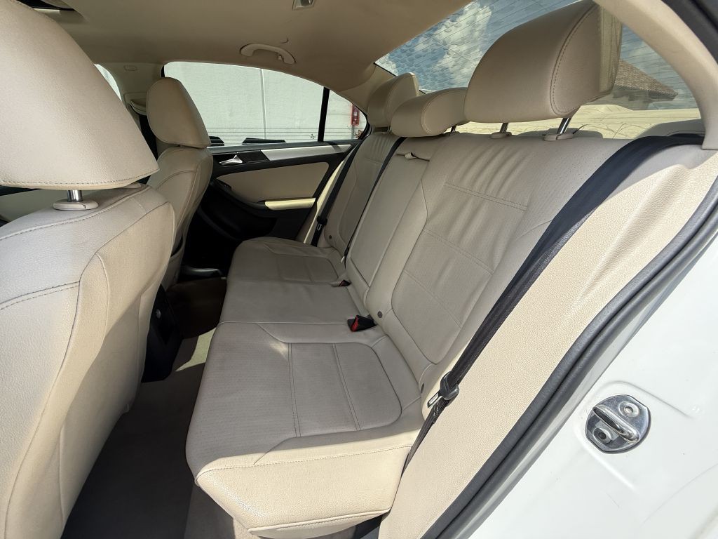 2011 Volkswagen Jetta Image 17