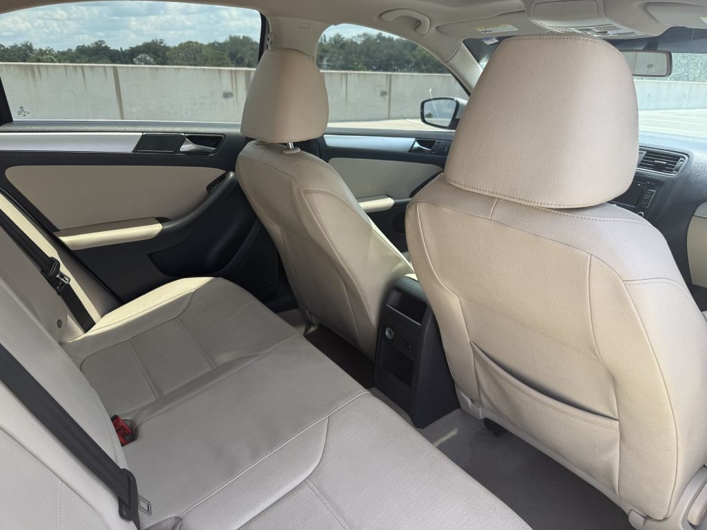 2011 Volkswagen Jetta Image 22