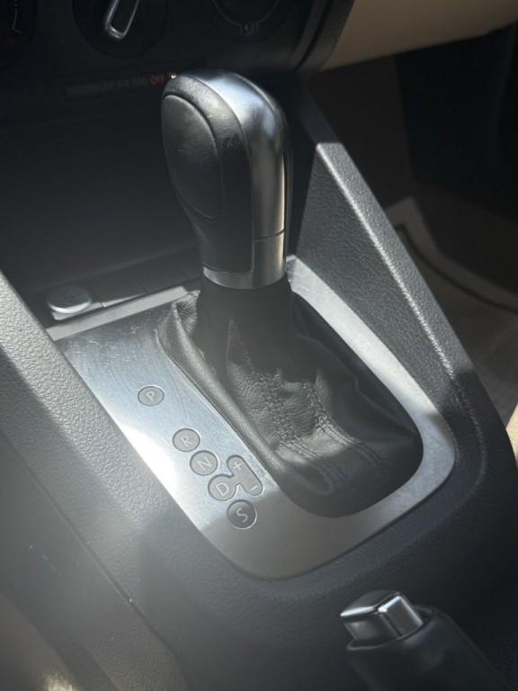 2011 Volkswagen Jetta Image 30