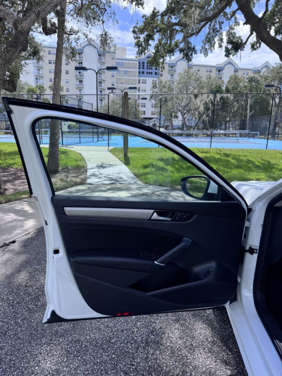 2020 Volkswagen Passat Image 9