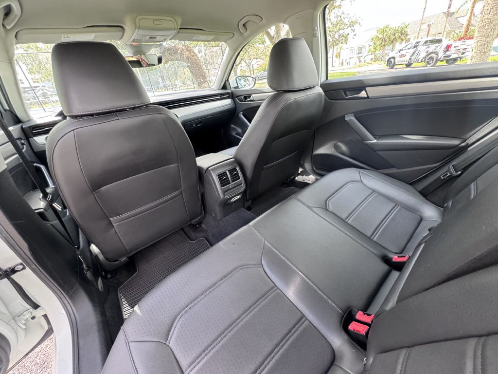 2020 Volkswagen Passat Image 10