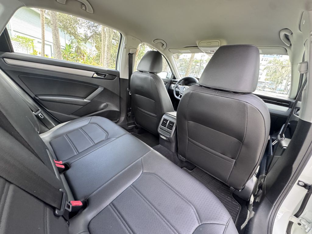 2020 Volkswagen Passat Image 14