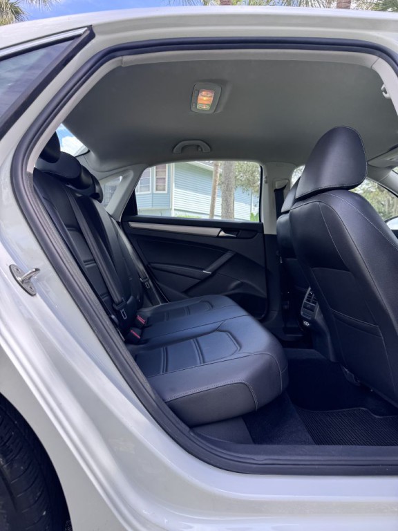 2020 Volkswagen Passat Image 15