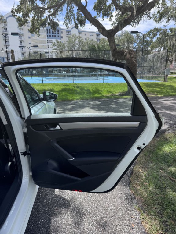 2020 Volkswagen Passat Image 16