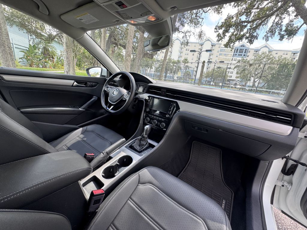 2020 Volkswagen Passat Image 17
