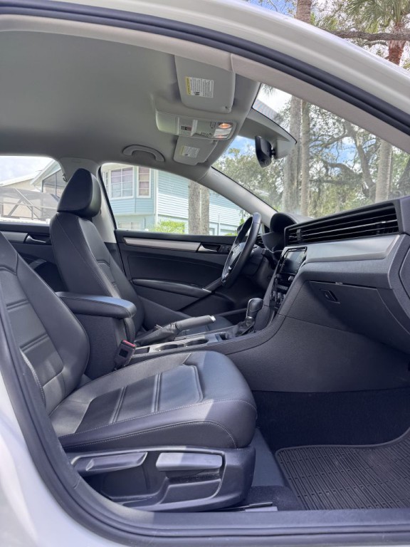 2020 Volkswagen Passat Image 18