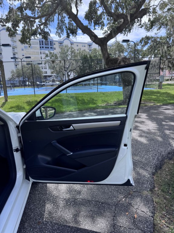 2020 Volkswagen Passat Image 20