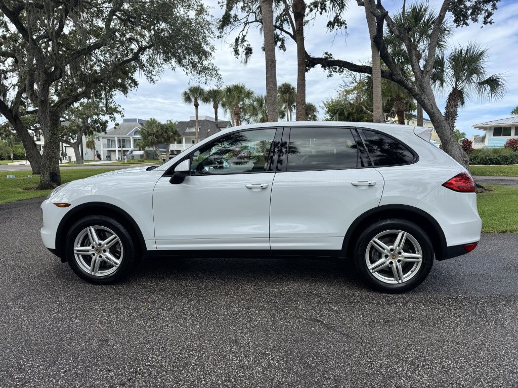 2014 Porsche Cayenne Image 2