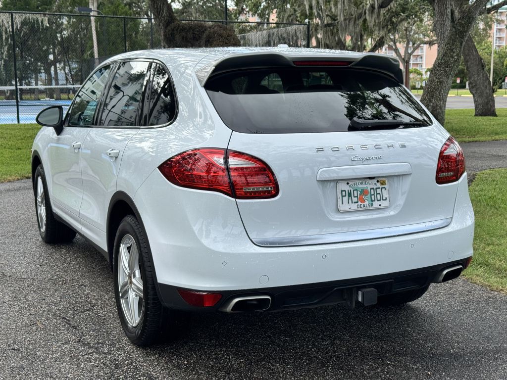 2014 Porsche Cayenne Image 3