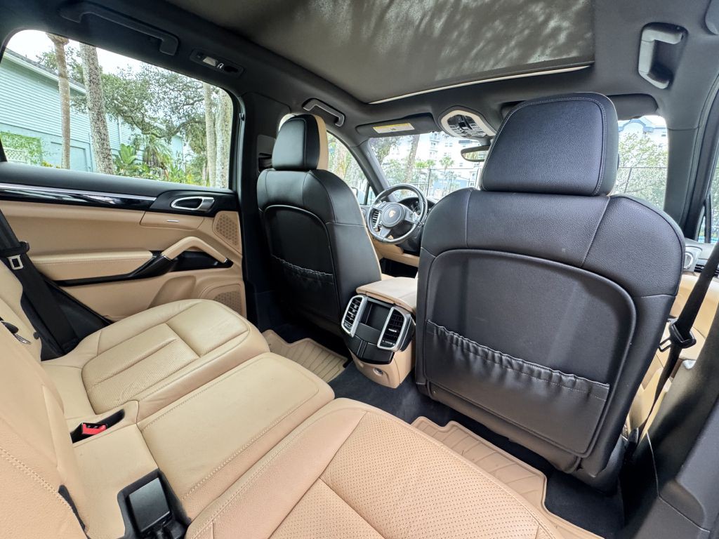 2014 Porsche Cayenne Image 16