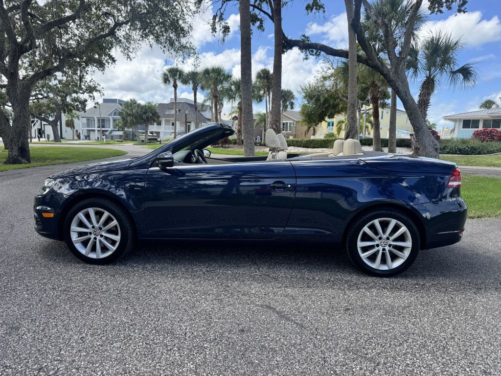 2012 Volkswagen Eos Image 2