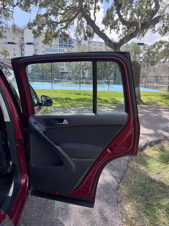 2014 Volkswagen Tiguan Image 17