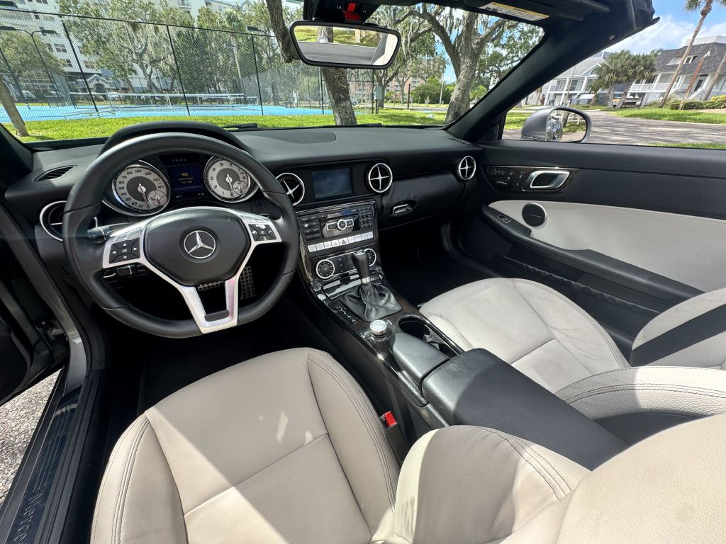 2015 Mercedes-Benz SLK-Class Image 13