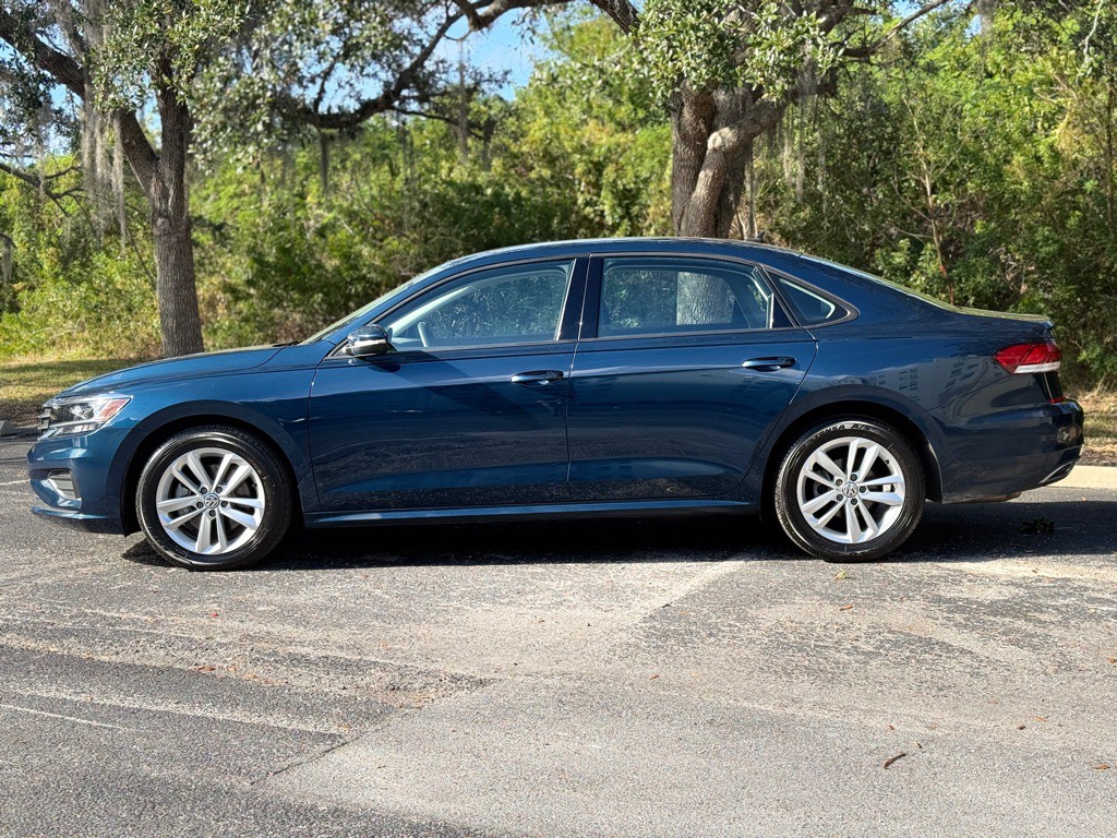 2021 Volkswagen Passat Image 3
